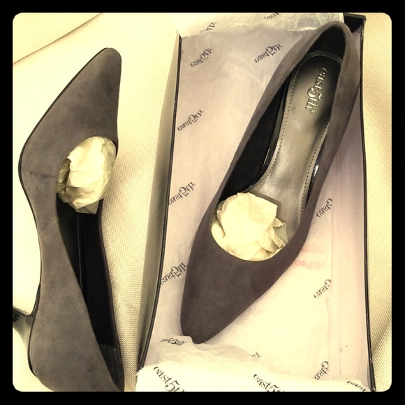 Shoes - Picture 2 of 4